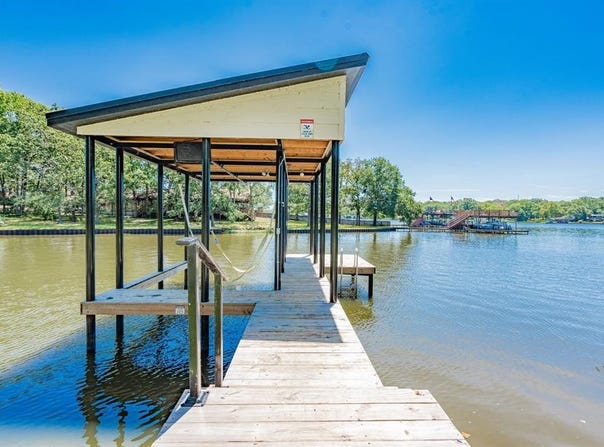 202 Sunray Street, Mabank, TX 75156