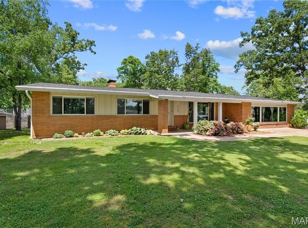 2105 Jackson Road, Poplar Bluff, MO 63901