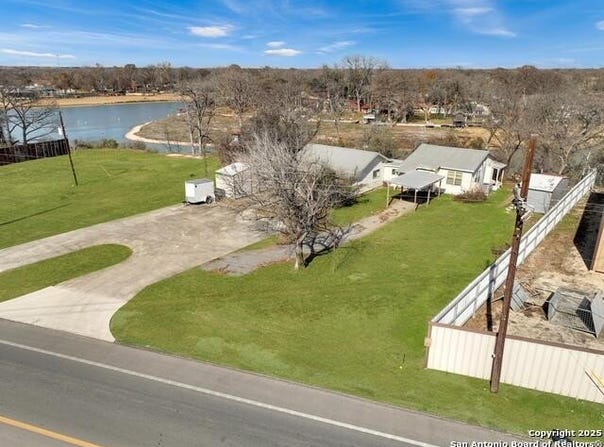 8861 FM 725, McQueeney, TX 78123