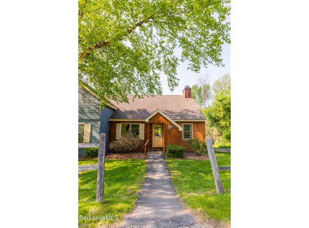 37 Corey Rd, Hancock, MA 01237