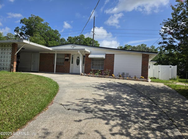7717 KNOLL Drive N, Jacksonville, FL 32221