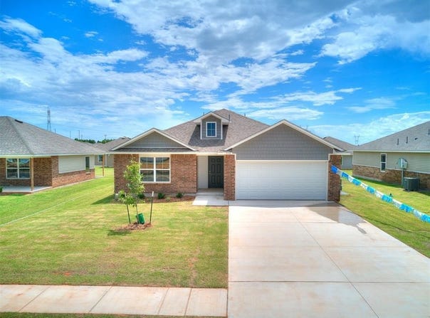 928 S Bear Lane, Mustang, OK 73064