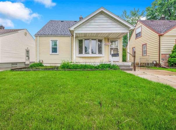 27324 Larchmont, Saint Clair Shores, MI 48081
