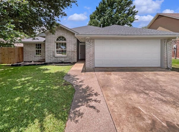 122 Driftwood Lane, Waxahachie, TX 75165