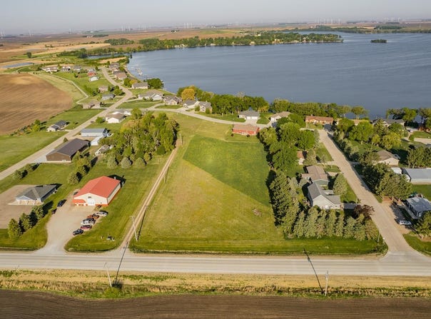 00 Lakeside Avenue, Lake Park, IA 51347
