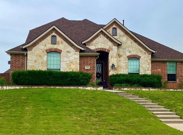 1801 Chuckwagon Drive, Midlothian, TX 76065