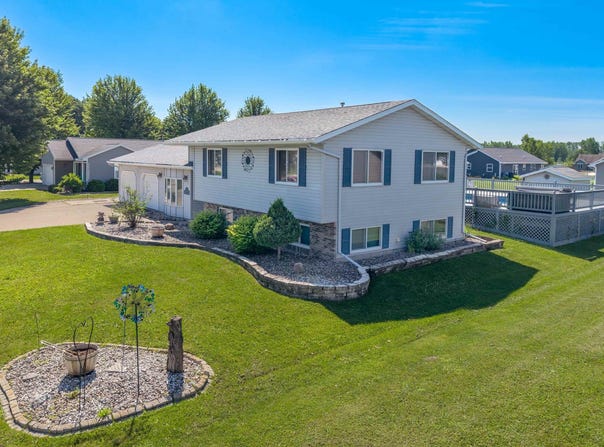 740 E Scott Street, Omro, WI 54963