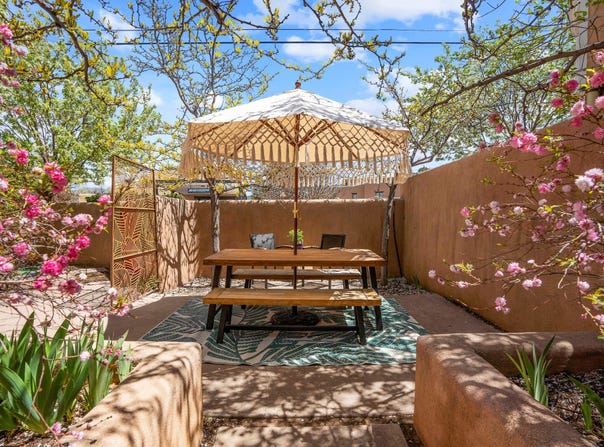 994 Old Pecos Trail, Santa Fe, NM 87505