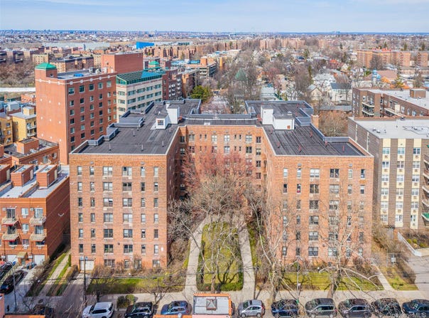 14033 34th ave, Flushing, NY 11354