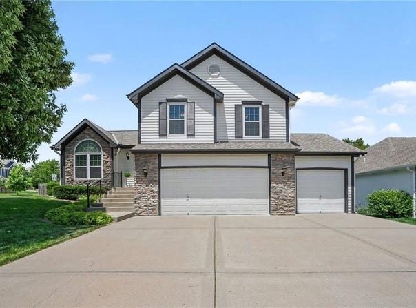 986 Wellington Way, Liberty, MO 64068