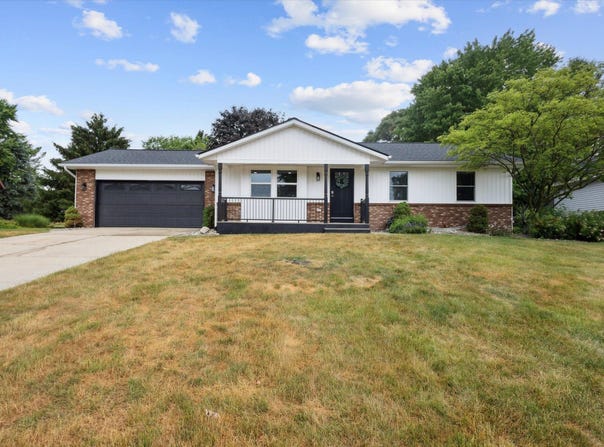 1805 Forest Lake Drive SE, Grand Rapids, MI 49546