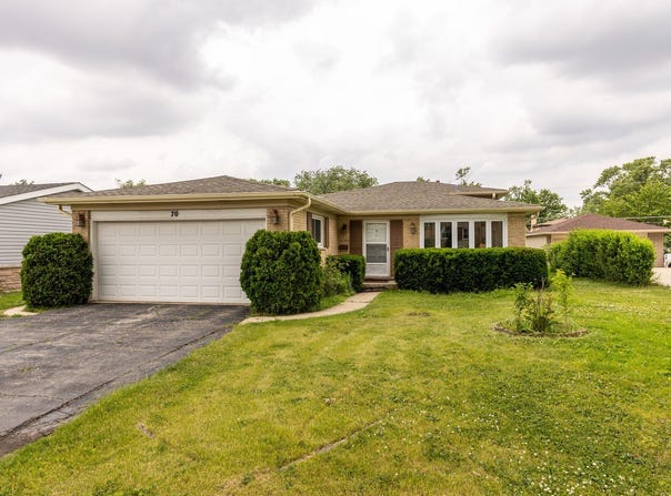 70 Dover Drive, Des Plaines, IL 60018