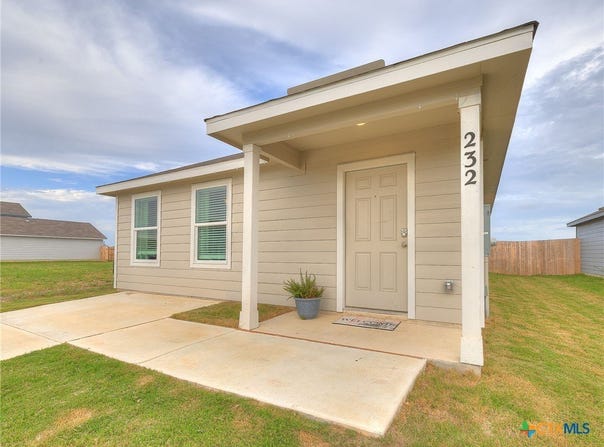 232 Alligator Creek, Seguin, TX 78155