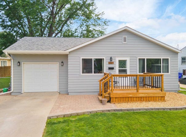 2137 MAYWOOD DR, Rapid City, SD 57701