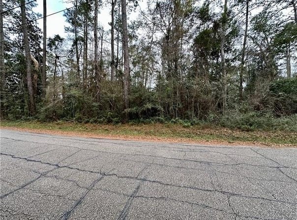 CLOVERLAND Drive lot: 10, Lacombe, LA 70445