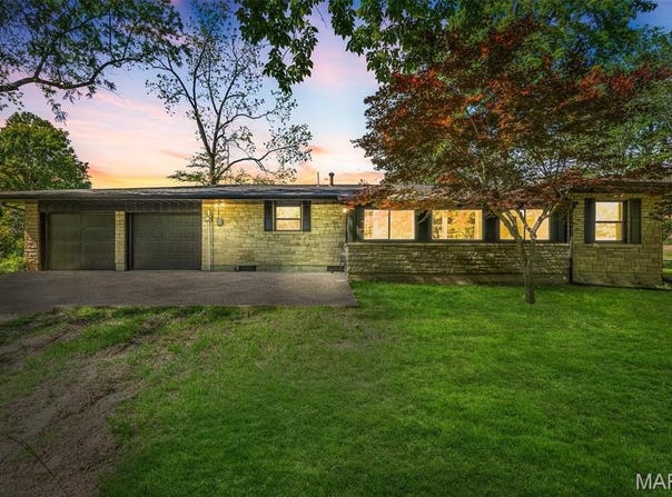 701 Hillsboro Road, Farmington, MO 63640