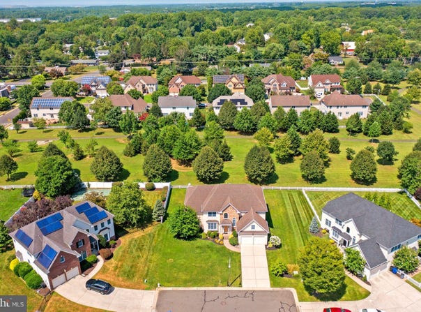 15 HEATHER COURT, COLUMBUS, NJ 08022