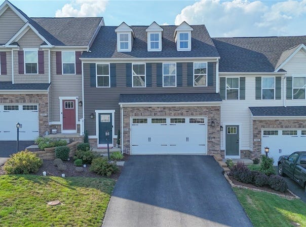 1449 Deer Creek Crossing Dr, Cecil, PA 15317