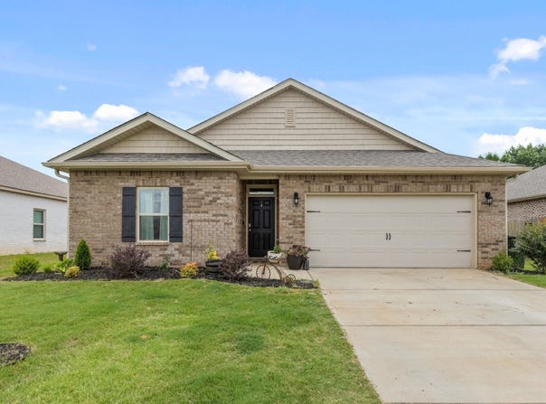 14317 Leadenhall Ln, Athens, AL 35613