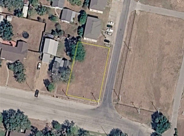 610 E Ruess Boulevard, Cuero, TX 77954