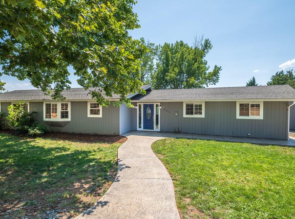 771 Rainbow Drive, Grants Pass, OR 97526