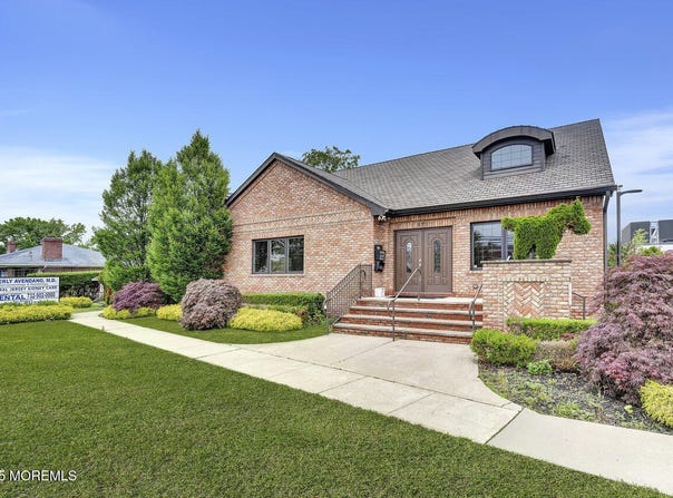 875 Poole Avenue, Hazlet, NJ 07730