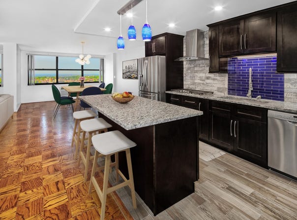 7004 BLVD E, Guttenberg, NJ 07093