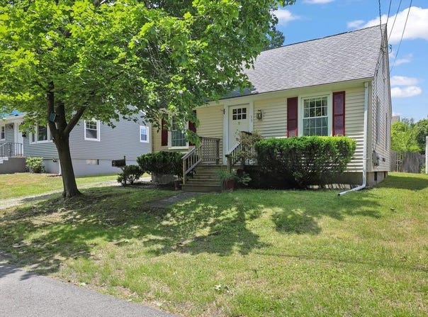 39 Eldorado Street, Cranston, RI 02910