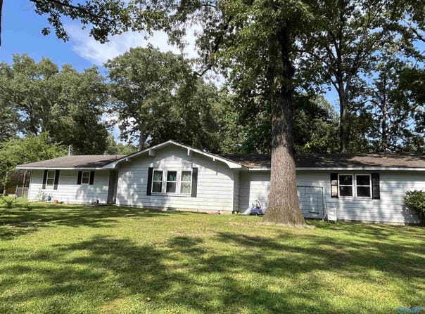 1956 Audubon Circle SW, Hartselle, AL 35640