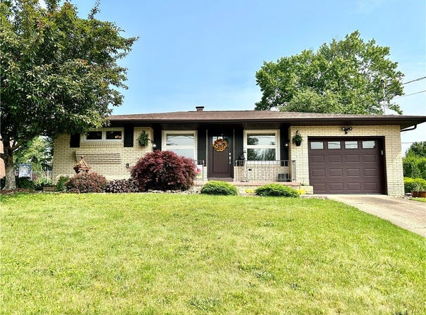 206 Richards Dr, Derry Twp, PA 15650