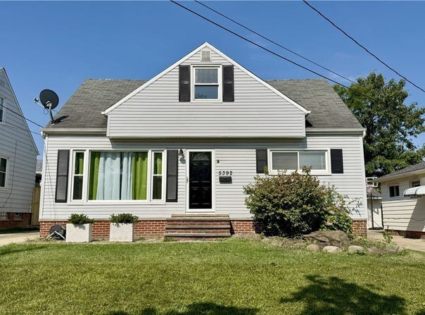 5392 E 131st Street, Garfield Heights, OH 44125