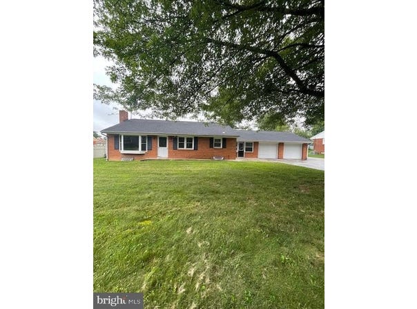 2152 WHITE HALL ROAD, LITTLESTOWN, PA 17340