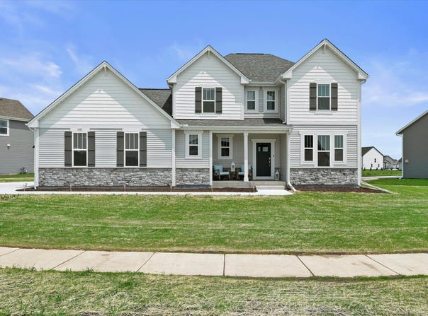 1603 Switchgrass St, Oconomowoc, WI 53066