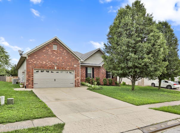 1623 Overlook Cir, Shelbyville, KY 40065