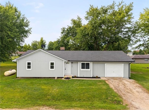 106 E Meadowbrook Lane, Polo, MO 64671