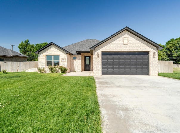 708 Melinda Lane, Dumas, TX 79029