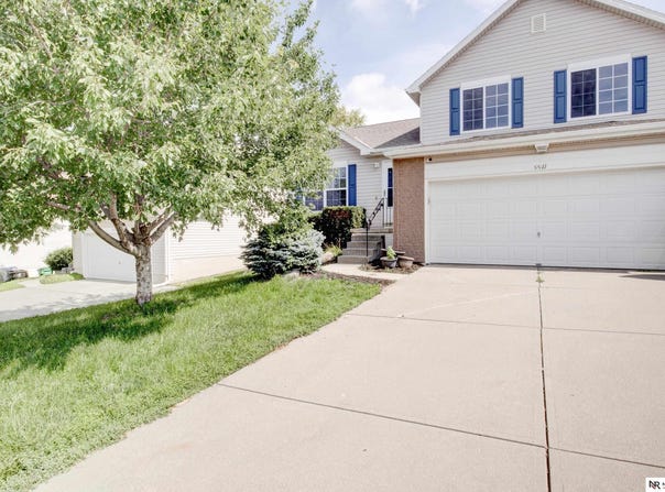 8841 Quest Street, Omaha, NE 68122