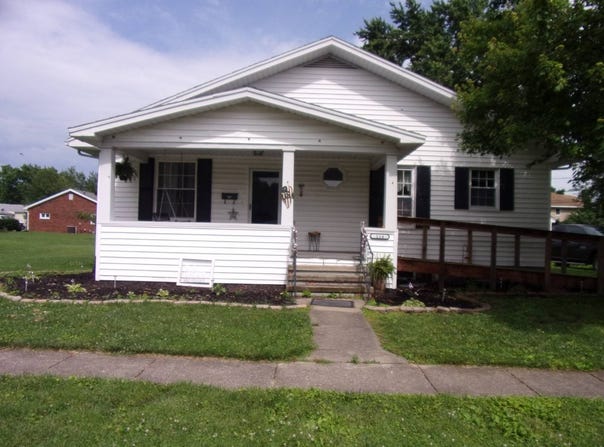 114 N.Hammond Street, Roodhouse, IL 62082
