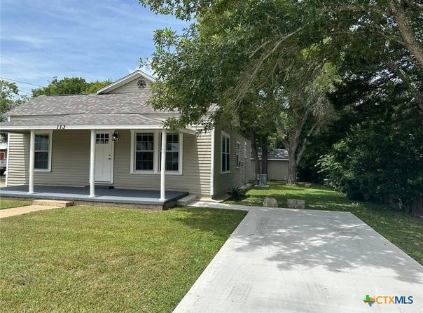 113 N Middle Street, Flatonia, TX 78941
