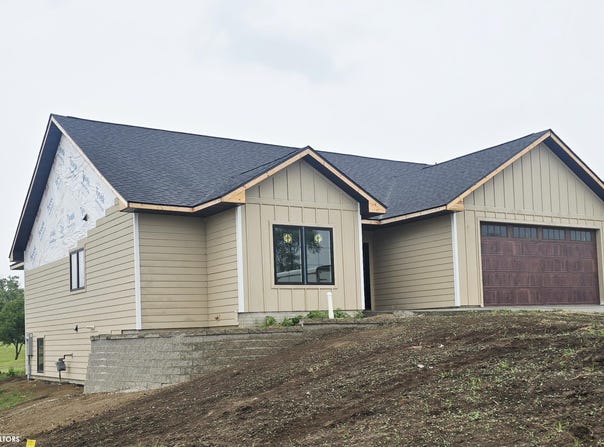 505 18Th Avenue E, Oskaloosa, IA 52577