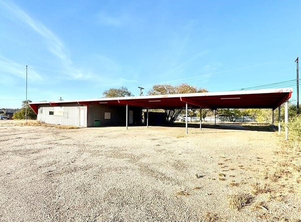 1709 E Coliseum Dr, Snyder, TX 79549