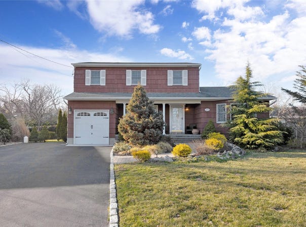 270 Idle Hour Boulevard, Oakdale, NY 11769