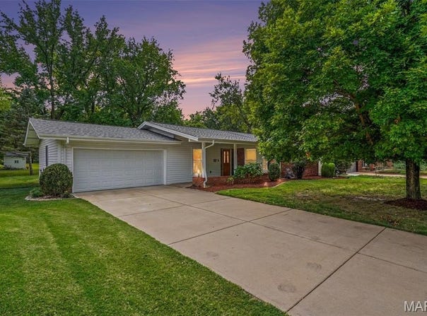 12540 Starspur Lane, St Louis, MO 63146