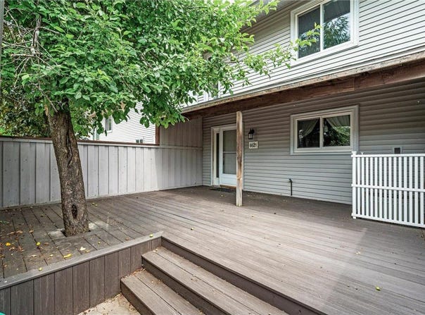 6621 Gretchen Lane N, Oakdale, MN 55128