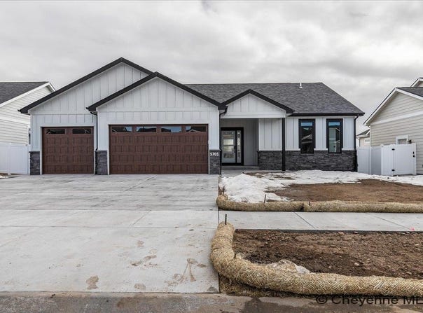 1218 PHIPPS AVE, Cheyenne, WY 82001