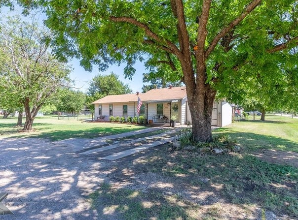 641 3rd Street, Tuscola, TX 79562