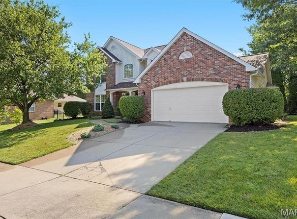1302 Bossler Lane, O'Fallon, IL 62269