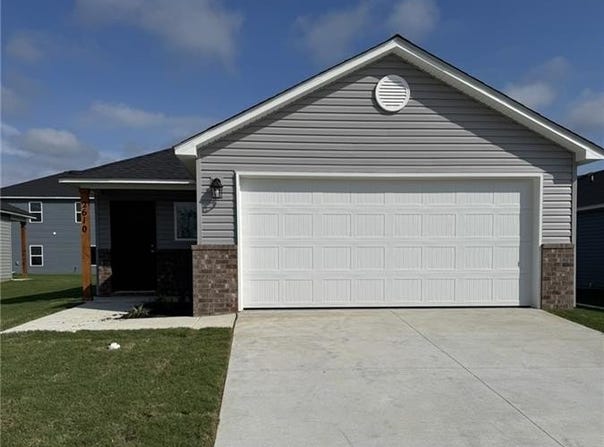 2610  E Meramec  ST, Fayetteville, AR 72701
