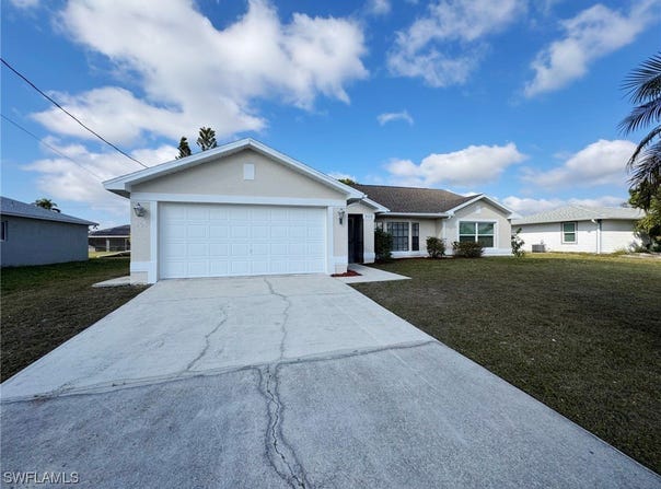 906 SW 11th Court, Cape Coral, FL 33991