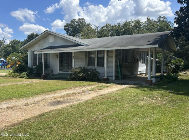 118 E Monroe Avenue, Greenwood, MS 38930